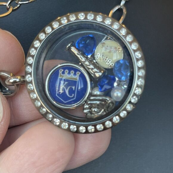 Large Silver Tone Hinged Living Locket Style KC Royals Baseball Theme Charms - Picture 3 of 4